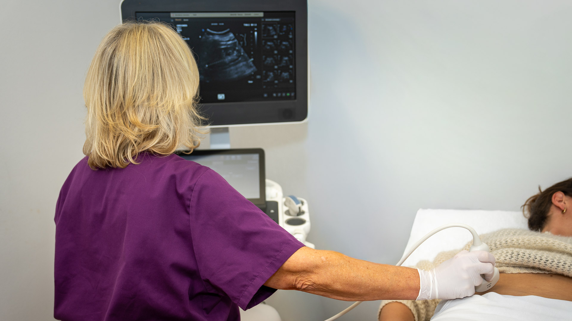 Bauch-Ultraschall (Abdomensonografie) zur Untersuchung von Leber, Galle und Magen-Darm-Trakt in der Praxis Herz und Darm in Hamburg